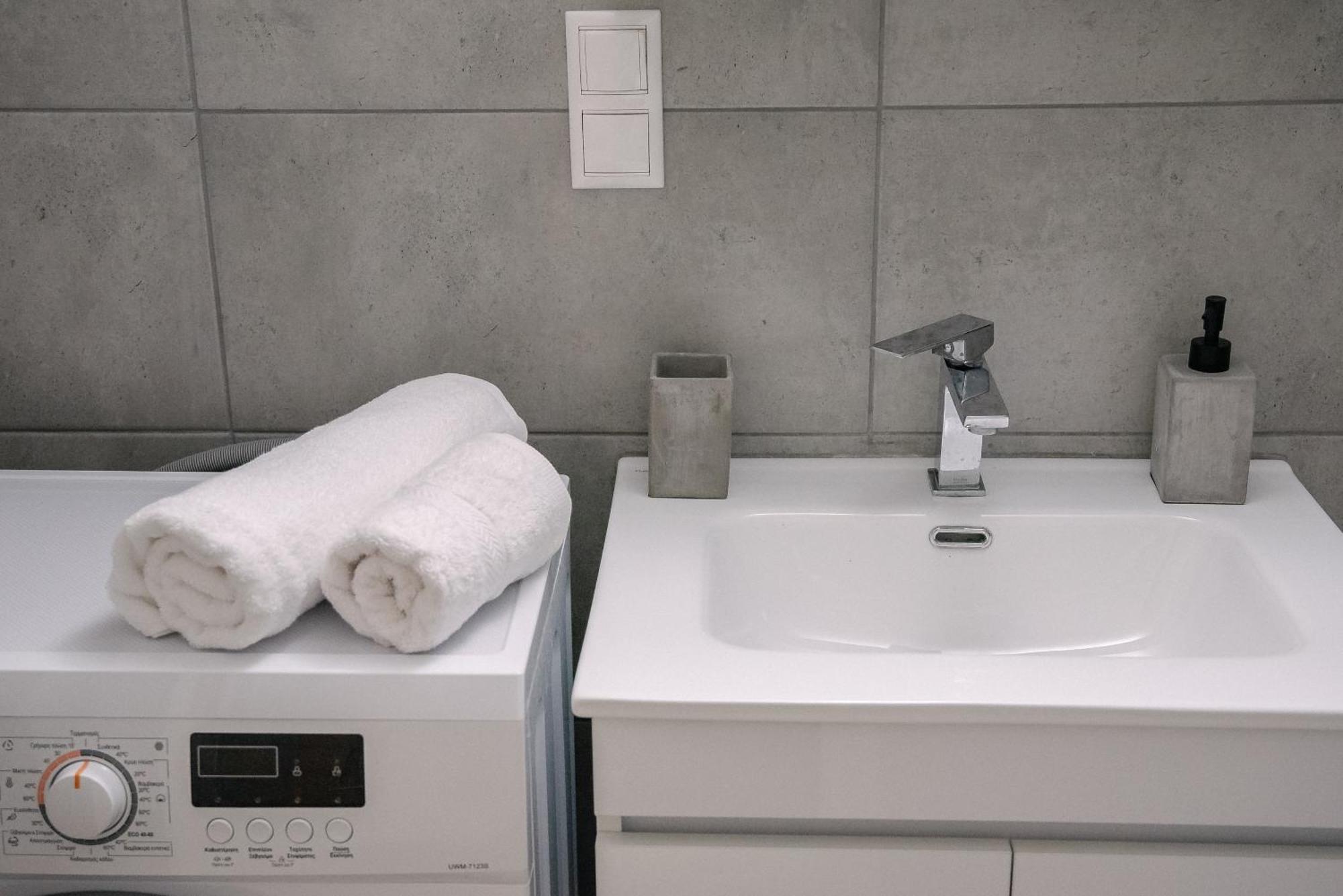 3Cs Athens Ampelokipoi Comfy Flat Ft Patio Airport Direct Day N Night Apartman Kültér fotó